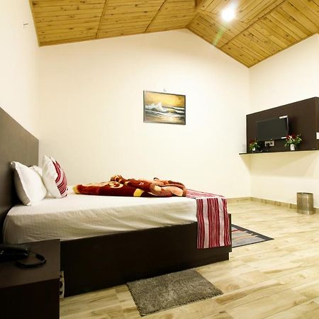 Chaman Vatika Hotell Kulu Exteriör bild