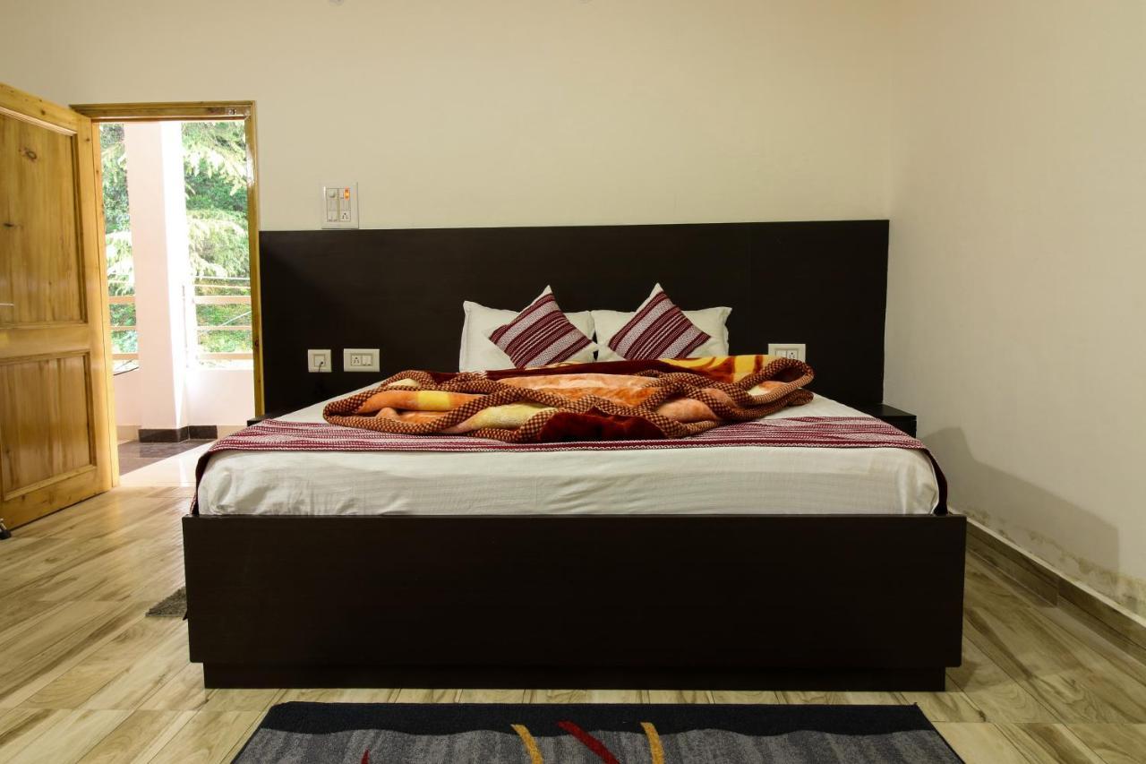 Chaman Vatika Hotell Kulu Exteriör bild